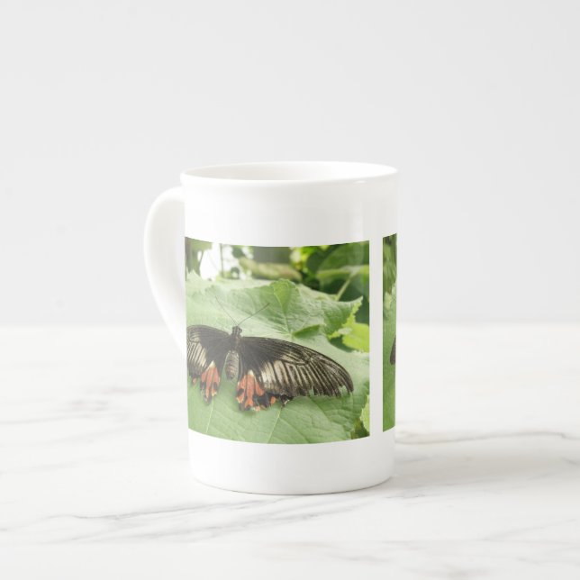 Söt Black Red och Guld Butterfly Mugg Benporslin Mugg (Framsida vänster)