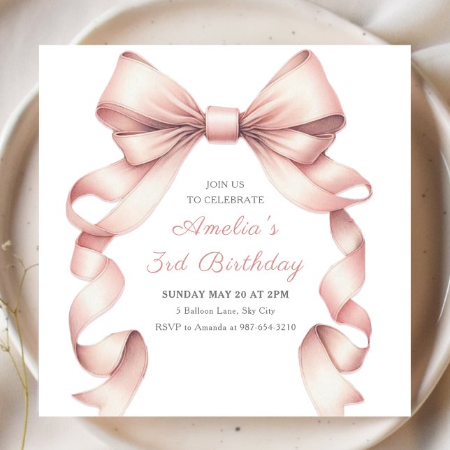 Söt Blek Rosa Bow, födelsedagsinbjudan Inbjudningar (Celebrate your little one's big day with this adorable, chic, coquette pink bow birthday invitation.)