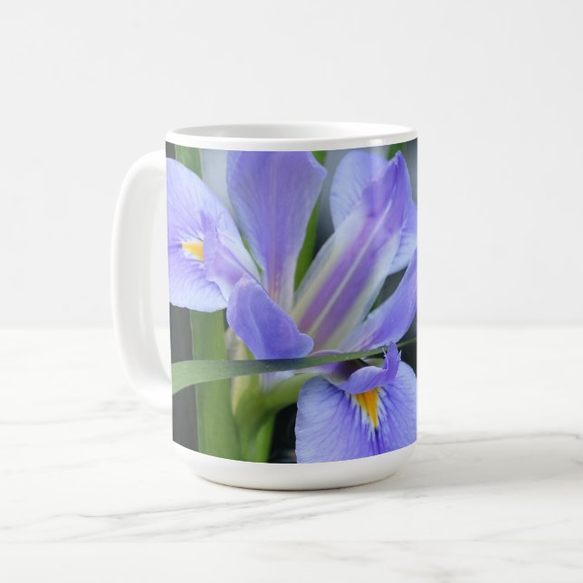 Söt blommigt (iris), med versaler från Mark 11:24 Kaffemugg (Framsida vänster)