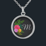 Söt Blommigt på chalkboard Monogrammed Sterling Silver Halsband<br><div class="desc">Enkel blommigt och elegant för vattenfärg på svart personlig på rityta med inledande .</div>