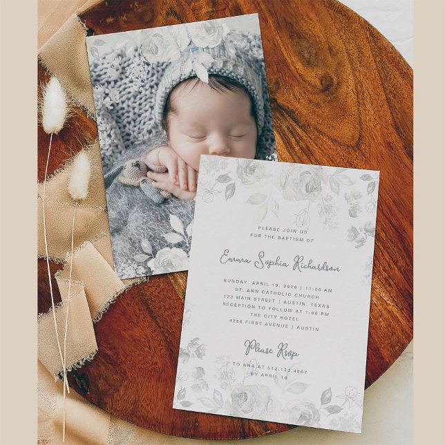 Söt Blommigt Sketch | Baptism med fotobakgrund Inbjudningar (A sweet, neutral Baptism invitation with elegant sketched flowers with a photo back)