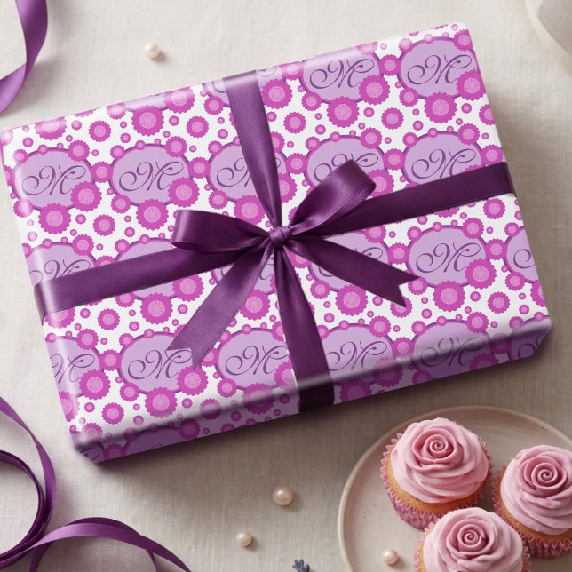 Söt Blommor & Ovaler Presentpapper Med Manustext (Wrap it up in style. Custom initials and hand drawn cute pink flowers make every gift feel personal.)