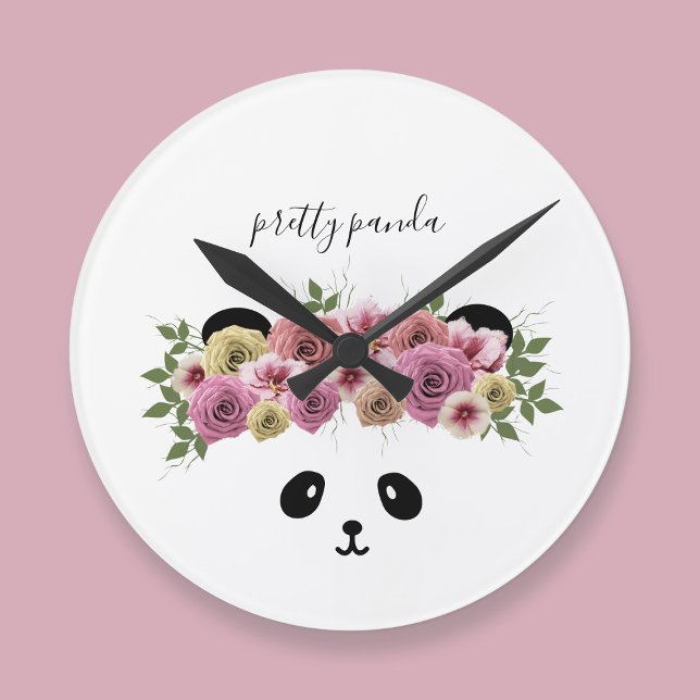 Söt blomsterpandabjörn barnklocka rund klocka (A pretty panda bear with flowers in her hair. Just add your name to this cute nursery clock)