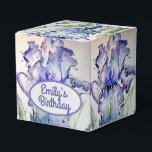 Söt Blue Iris Blommigt Birthday Cake Favbox Presentaskar<br><div class="desc">Söt Blue Iris Blommigt blommor Bröllop/Birthday Cake Favor Boxes,  med fullt Anpassade namn. Designad från en av mina vattenfärgsmålningar.</div>