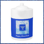 Söt Blue Menorah Hanukkah<br><div class="desc">Fantastiskt menorah-grafik med "LYCKLIG HANUKKAH" i skript. Söt i vilket kök eller matrum som helst!</div>