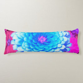 Söt Blue Zinnia i Lila Summer Garden Kroppskudde