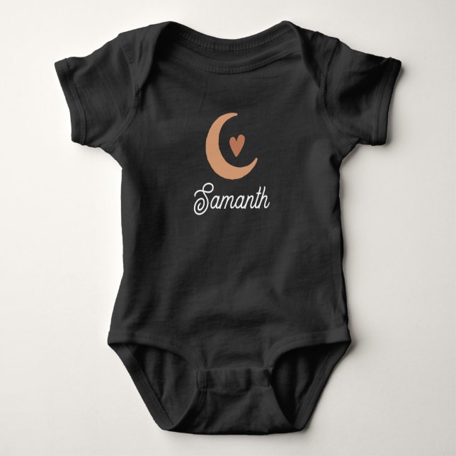 Söt boho hjärta och måne monogram namn babyflicka t shirt (Framsida)