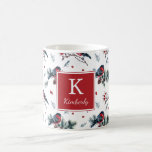 Söt Bullfinches Personlig Helgdag Mugg<br><div class="desc">En handmålad design med tjurar,  grenar,  gräs och bär. Enkel att anpassa med ditt eget monogram! Gör en underbar julklapp!</div>