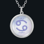 Söt Cancer Astrology Lila Personlig Silverpläterat Halsband<br><div class="desc">Denna söt,  personligens lila och lavender Cancer halsband har ditt astrologiska tecken från Zodiac i en vacker gnistra som till exempel konstellationerna. Anpassa den här söta presenten med ditt namn i ett vackert kursivt skript för någon med en sen Juldag i juni eller tidigt i juli.</div>