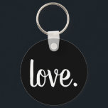 Söt chic KÄRLEK. | Nyckelring<br><div class="desc">KÄRLEK | PÅVERKAN | SERENE | LYCKLIG | UTGÅENDE CHIC-SKRIPTKURSIVT-TYPOGRAFIKONSTRUKTION | KÄRLEK SLUTAR ALDRIG | Så nu tror, hoppas och kärlek står fast vid dessa tre, men kärlek är den underbarare. 1 Corinthians 13:8-13 | Förhoppning | Uppsägning | Tro | ÄKTA KÄRLEK | KÄRLEK MISSLYCKAS ALDRIG | KÄRLEK BEARS -...</div>