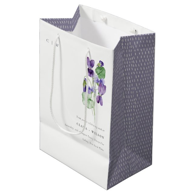 Söt Chic Monogram Violet Blommigt Bunch Bröllop (Framsidan Vinklad)