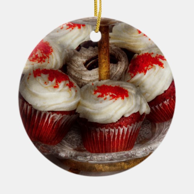 Söt - Cupcake - Röda sammetscupcakes Julgransprydnad Keramik (Framsidan)