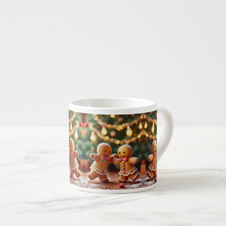 Söt dansande pepparkakssällskap julfirande espressomugg