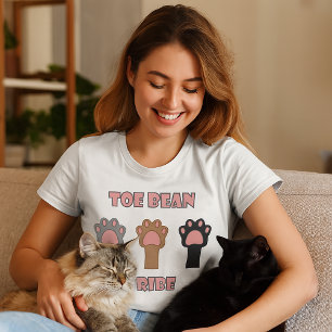 Söt design med kattfots trio för Toe Bean Tribe T Shirt
