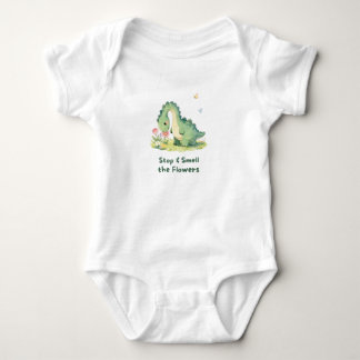 Söt dinosaurie stanna och lukta på blommorna Baby T Shirt