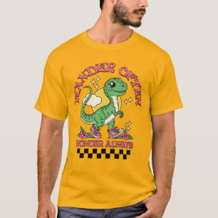Söt dinosaurie "Vandra ofta, undra alltid" T Shirt