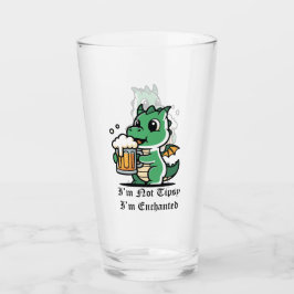 Söt drak som dricker öl glaskopp
