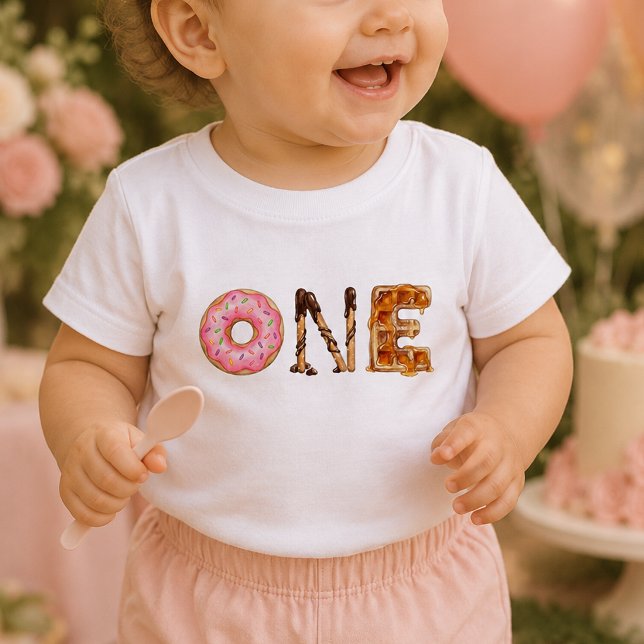 Söt efterrät en baby födelsedags t-shirt |  (Skapare uppladdad)