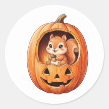 Söt ekorre inuti halloween-pumpa Jack o Lant