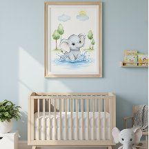 Söt elefant som stänker i vattnet