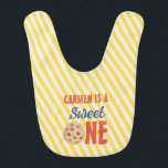 Söt en choklad Chip Cookie Birthday Hakklapp<br><div class="desc">Fira en söt första födelsedag med ett färgat chokladkaka i chip-temaparty! Hand illustrerade inslag ge dessa färgstarka biber en roligt känsla. Hitta matchande objekt i min butik.</div>