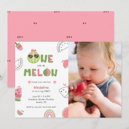 Söt en-i-melon bebisflicka Foto Första födelsedage Inbjudningar