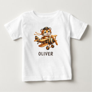 Söt fantasifull flygande tigerbarn på ett plan t shirt
