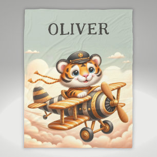 Söt fantasifull liten flygande tiger på ett plan fleecefilt