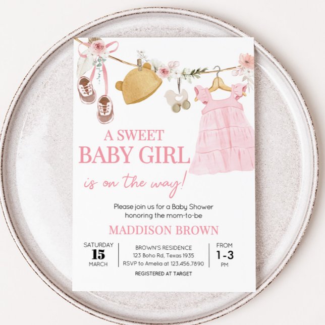 Söt Flicka Boho Clothes Baby Shower Inbjudningar (Boho Clothes Sweet Baby Girl Baby Shower Invitation)