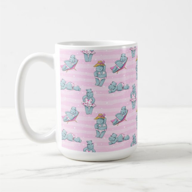SÖT FLICKA FLODHÄST I BIKINI PÅ STRANDEN KAFFEMUGG (Vänster)
