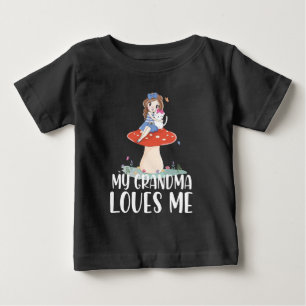 Söt flicka på toppen av svamp Min mormor älskar T Shirt