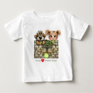 Söt flicka som tittar fram och söt hund som tittar t shirt