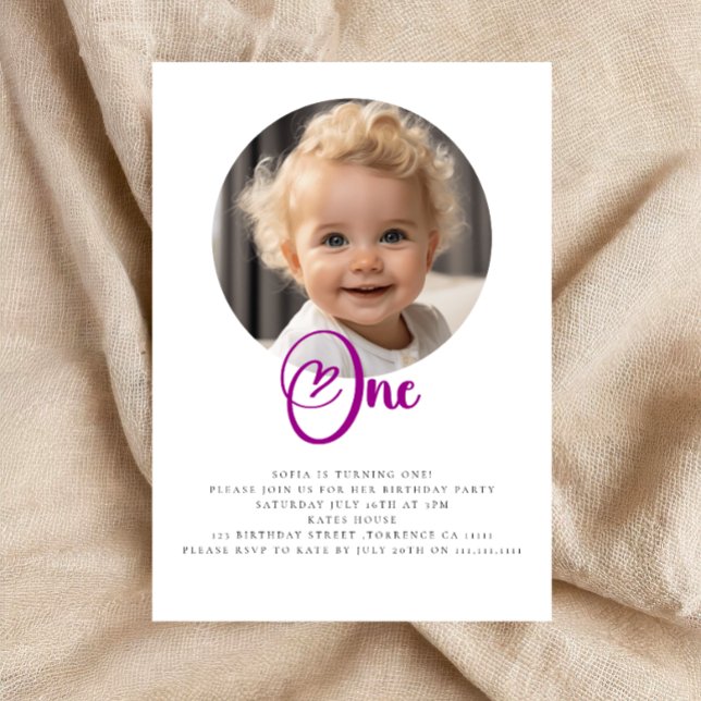 Söt fotofirst födelsedagsfest inbjudningar (minimalistic photo first birthday invitation with heart text, cute modern and simple)