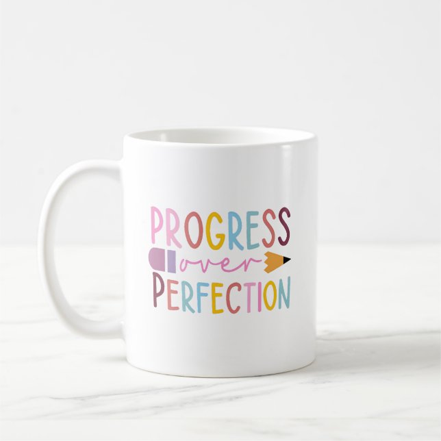 Söt Framsteg Före Perfektion Lärare Penn Kaffemugg (Vänster)