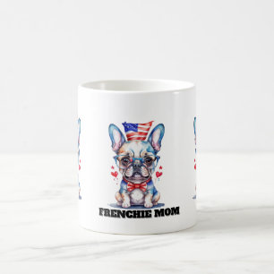 Söt fransk bulldog amerikansk flagga med hjärtan kaffemugg