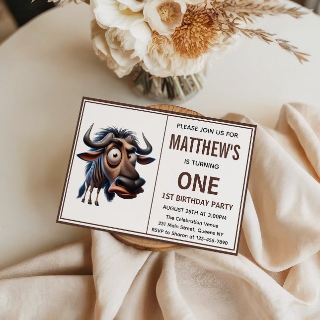 Söt galen gnufarm tema 1-års födelsedag inbjudningar (Cute Crazy wildebeest Farm Theme 1st Birthday Invitation)