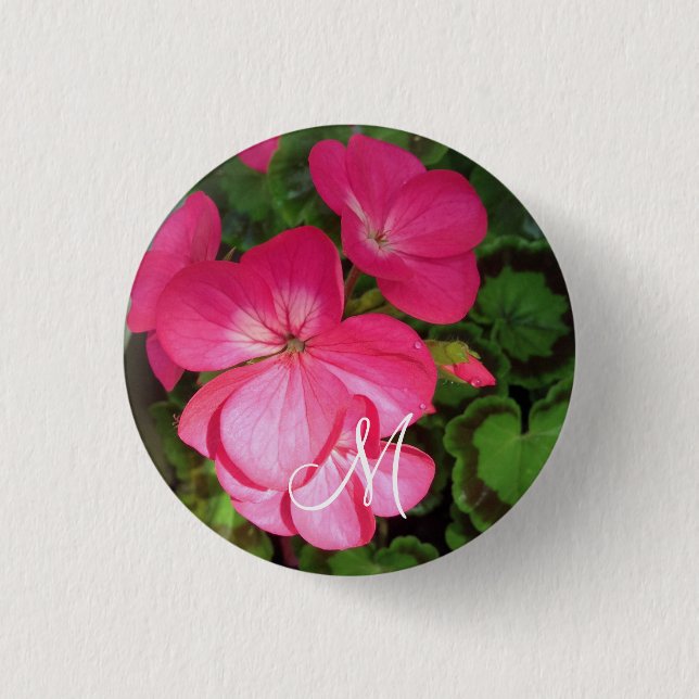 Söt Girly Rosa Geranium Photo Monogram   Knapp (Framsida)