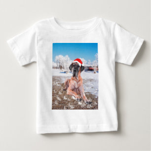 Söt Grand Danois hund sittande i snö julhatt T-shirt