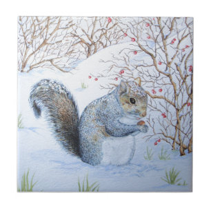 Söt grått-ekorrrel-snösljud i julas kakelplatta