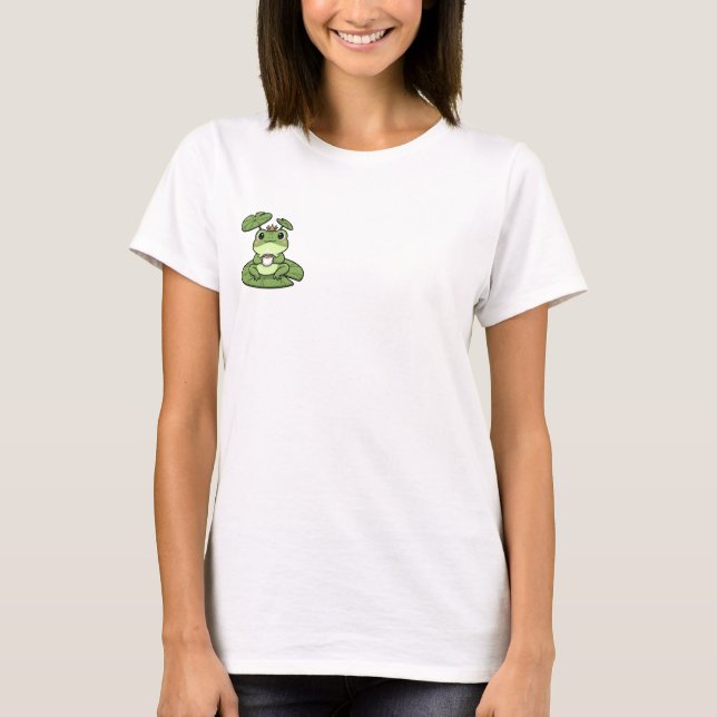 Söt grön groda som bär krona och dricker kaffe t shirt (Framsida)
