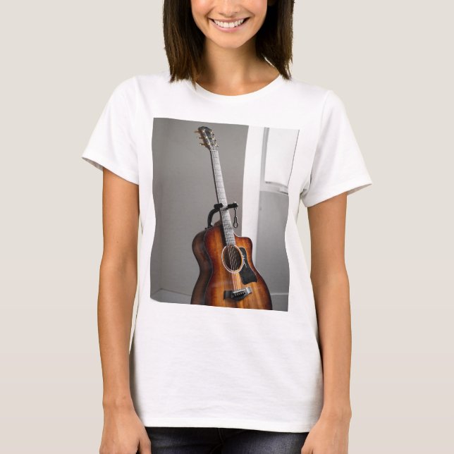 Söt Guitar T Shirt (Framsida)