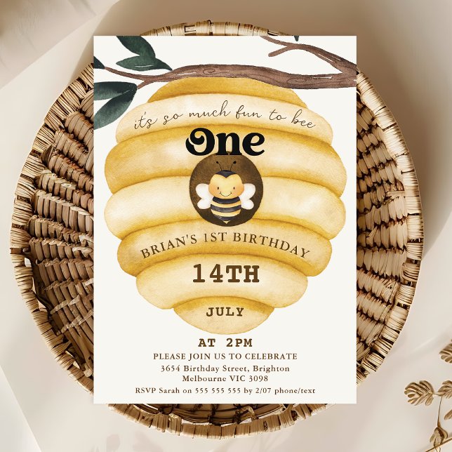 Söt gul bikupa bin tema 1-års födelsedag inbjudningar (Bee Themed 1st Birthday Invitation Template, Editable Bee Hive First Birthday Invitation, Honey Bee)