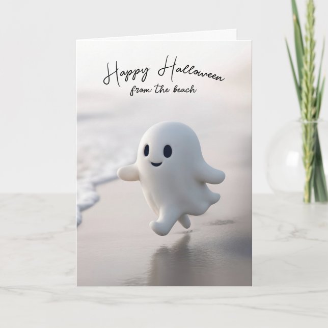 Söt Halloween-ghost springer på en strand Kort (Framsida)