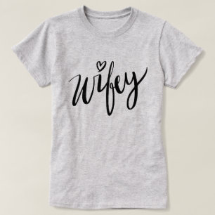 Söt hand med bokstäver WIFEY för att skjorta ny Tee