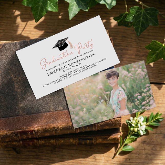 Söt handritad examensfest inbjudan insats (Skapare uppladdad)