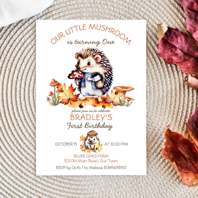 Söt hedgehochsvampfödelsedag inbjudningar (Little mushroom birthday party template invitation instant download cute hedgehog with mushroom fall)