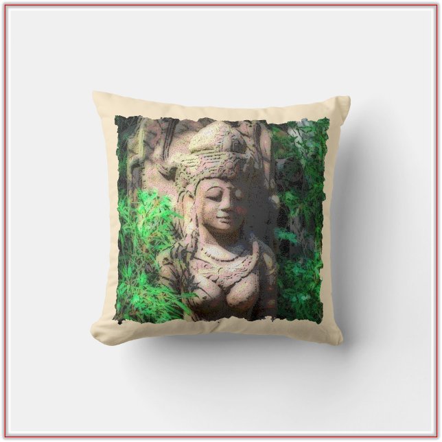 Söt Hindu Goddess i Jungle Dekorativ kudde (Skapare uppladdad)