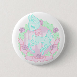 Söt hjort klämmer fast knapp