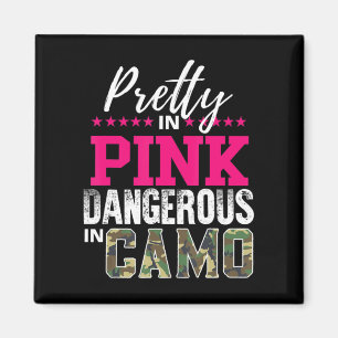 Söt i Rosa farlig i Camo Hunting Girl Magnet