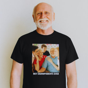Söt idé för familjefoto med farföräldrar och barnb t shirt